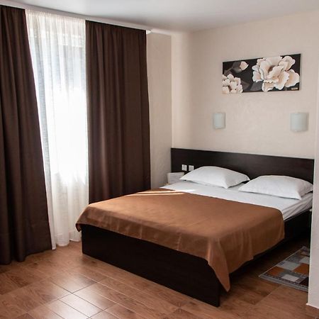 Hotel Maria Kropyvnytsky Buitenkant foto
