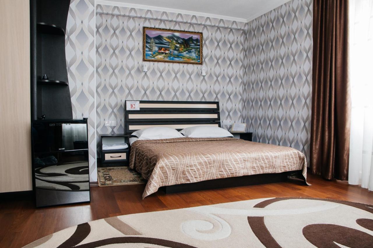 Hotel Maria Kropyvnytsky Buitenkant foto