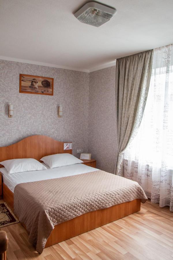 Hotel Maria Kropyvnytsky Buitenkant foto