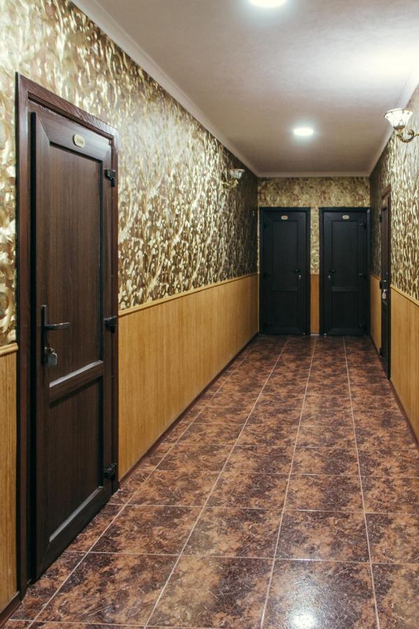 Hotel Maria Kropyvnytsky Buitenkant foto