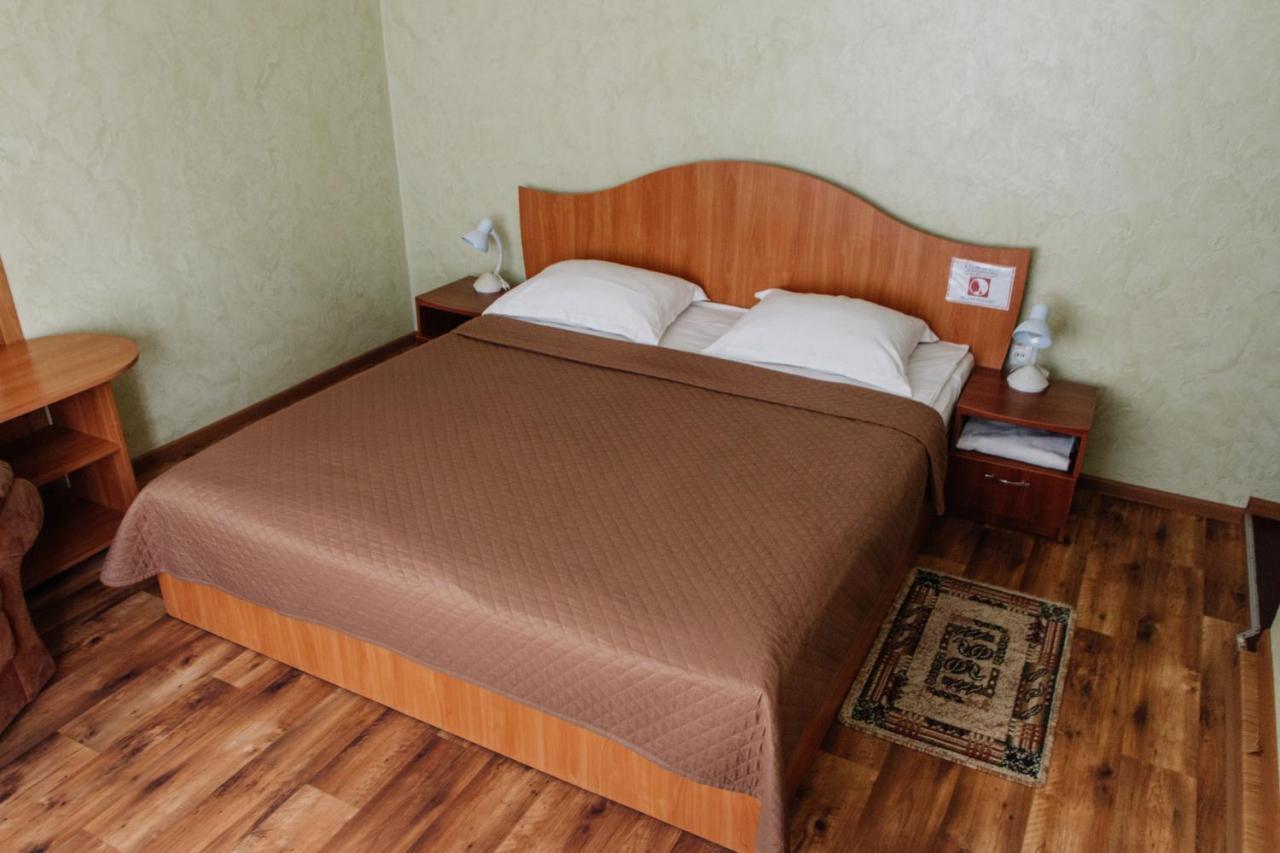 Hotel Maria Kropyvnytsky Buitenkant foto