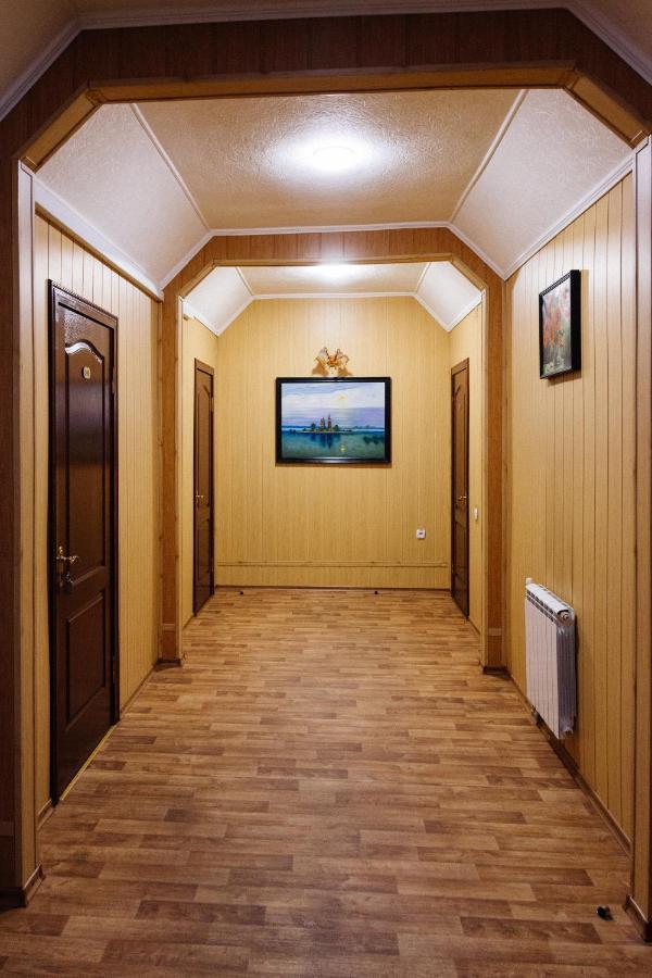 Hotel Maria Kropyvnytsky Buitenkant foto
