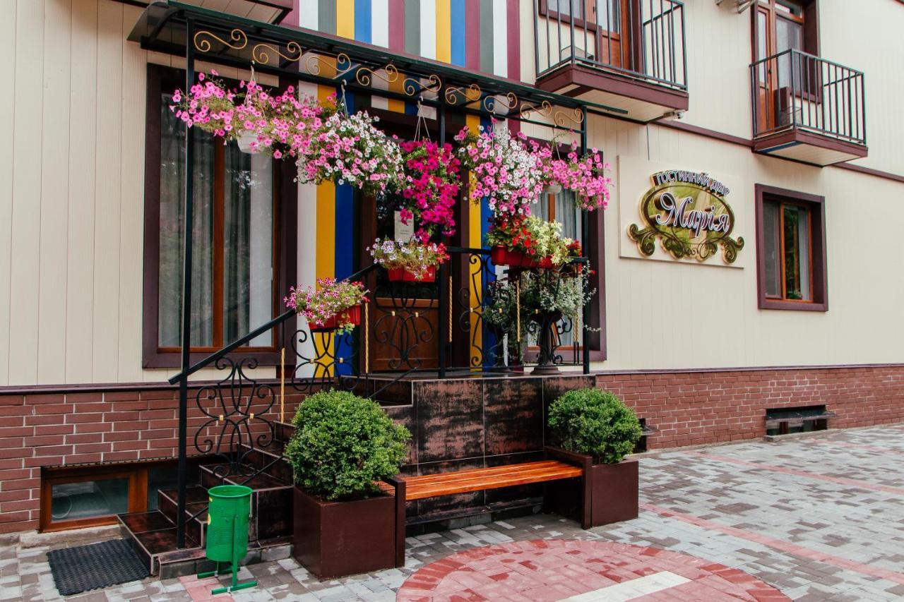 Hotel Maria Kropyvnytsky Buitenkant foto